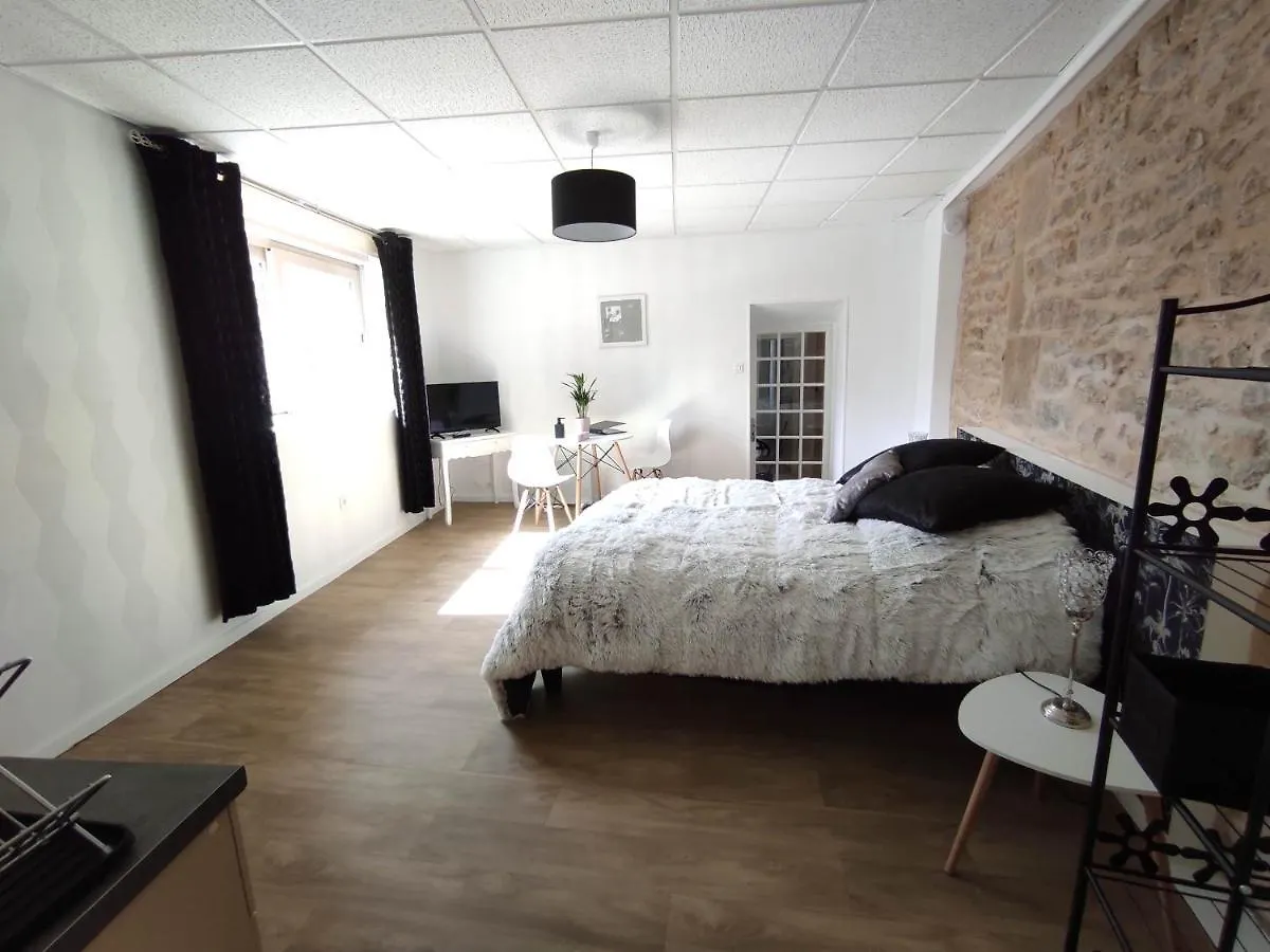 Appartement Jarnioux - Les Meubles Des Pierres Dorees Theize 0*,  France