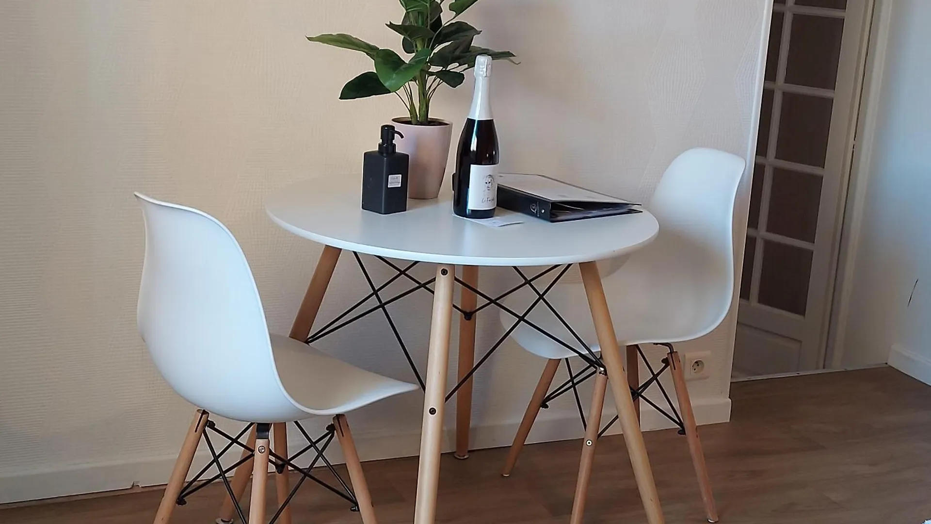 Appartement Jarnioux - Les Meubles Des Pierres Dorees Theize Aparthotel