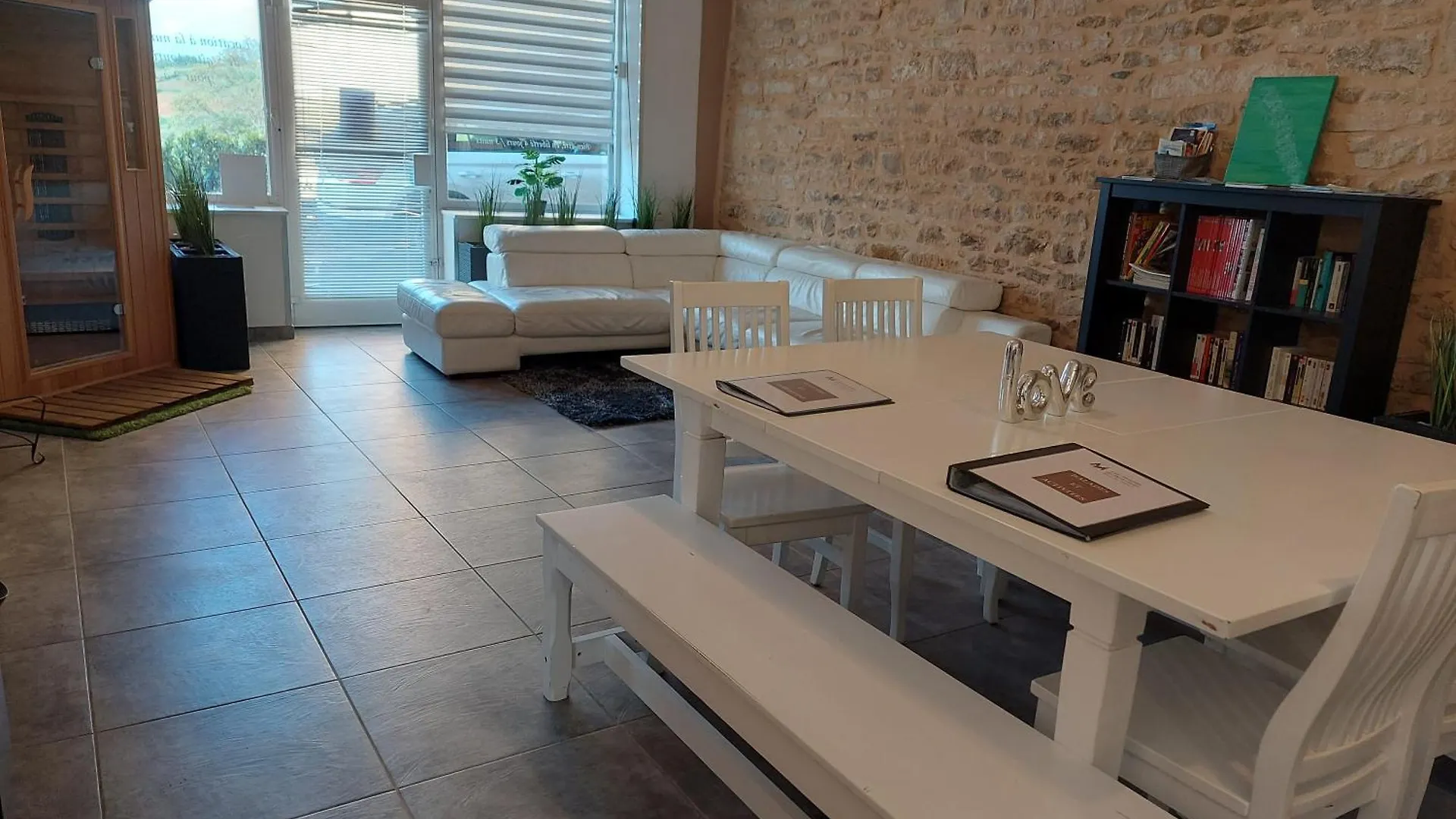 Appartement Jarnioux - Les Meubles Des Pierres Dorees Theize