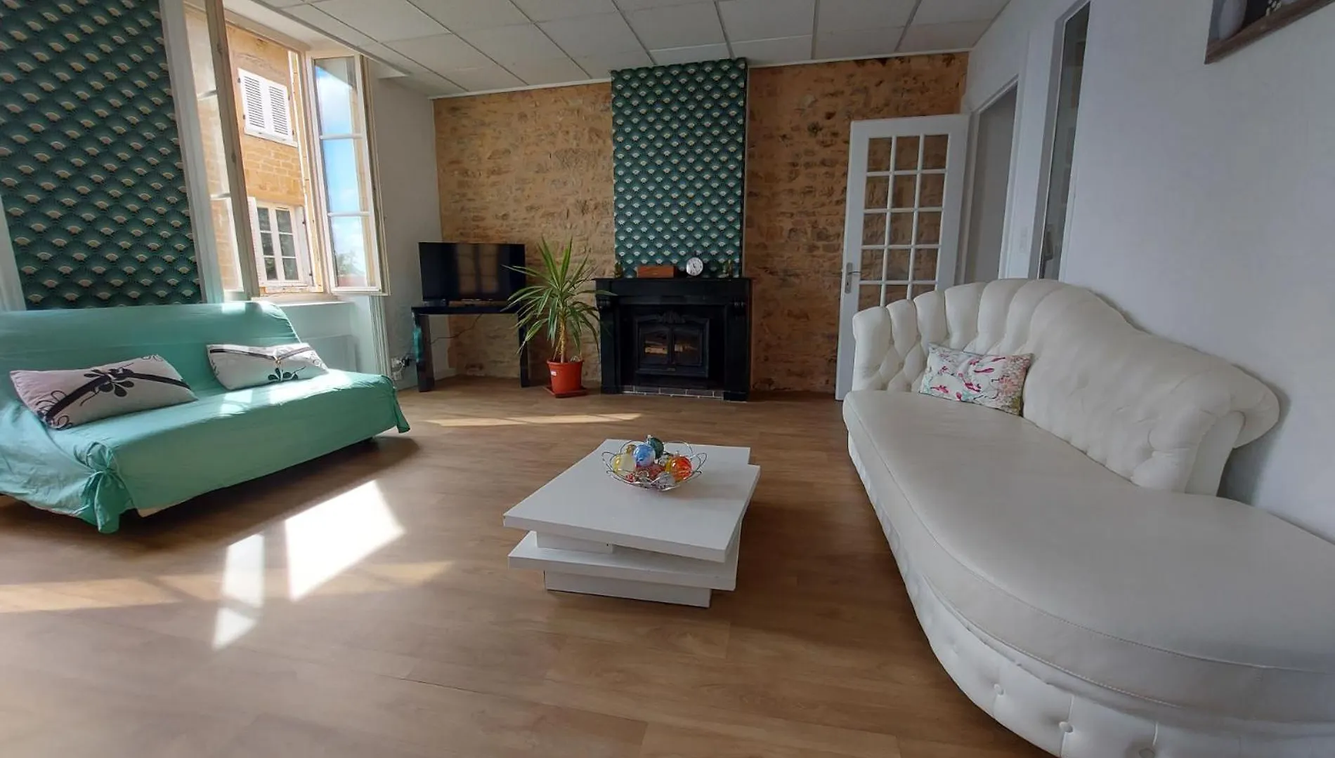 Lägenhetshotell Appartement Jarnioux - Les Meubles Des Pierres Dorees Theize